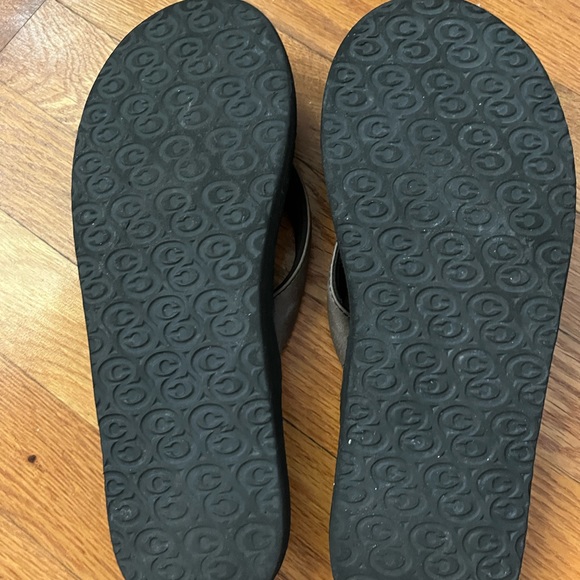 Cobian Men’s Flip Flops, size 9, dark brown - Picture 3 of 3
